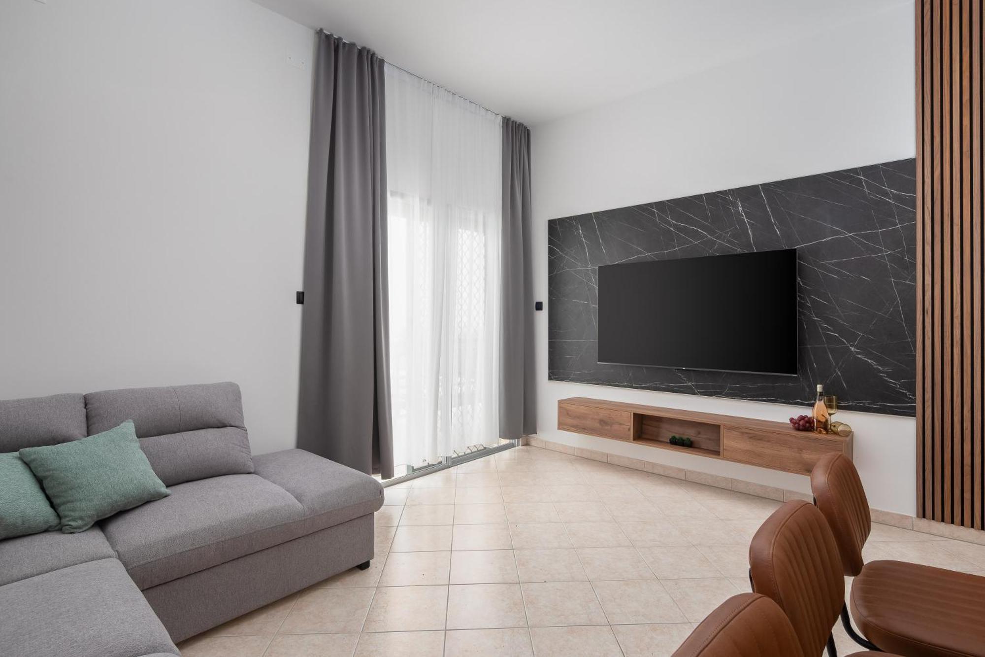 Bella Figura Apartments - Heated Pool Omiš Εξωτερικό φωτογραφία