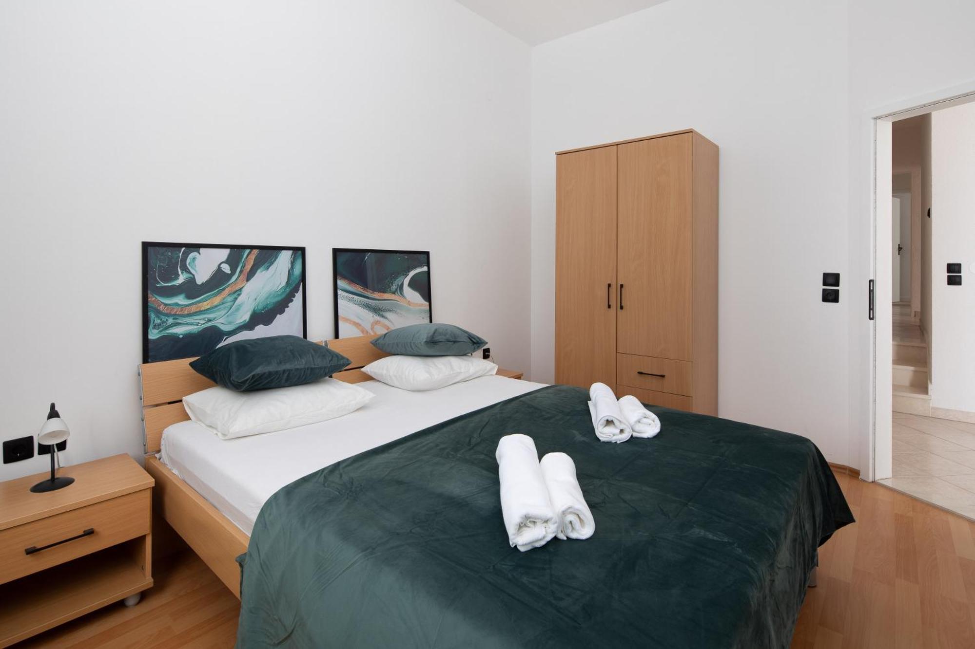 Bella Figura Apartments - Heated Pool Omiš Εξωτερικό φωτογραφία