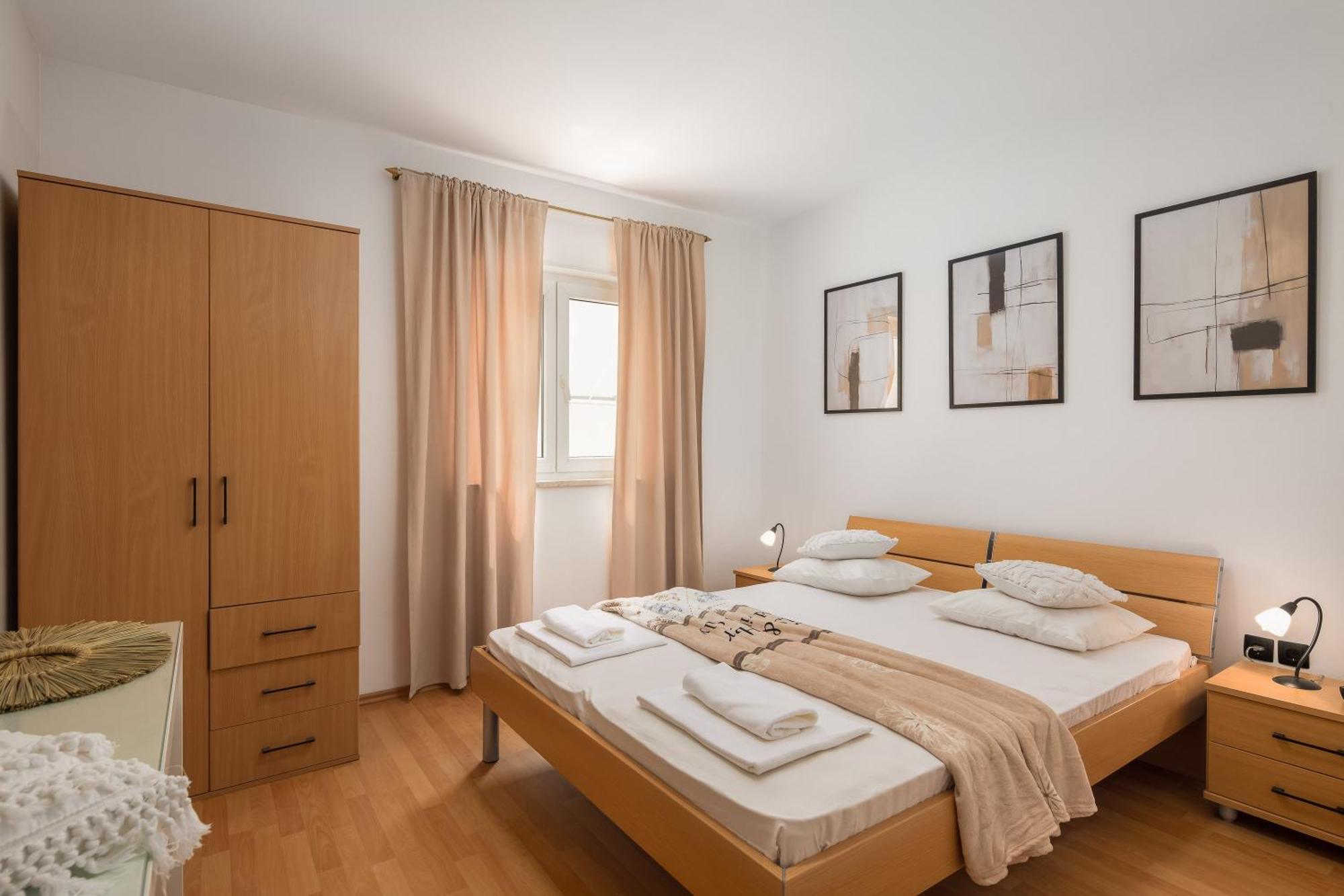 Bella Figura Apartments - Heated Pool Omiš Εξωτερικό φωτογραφία