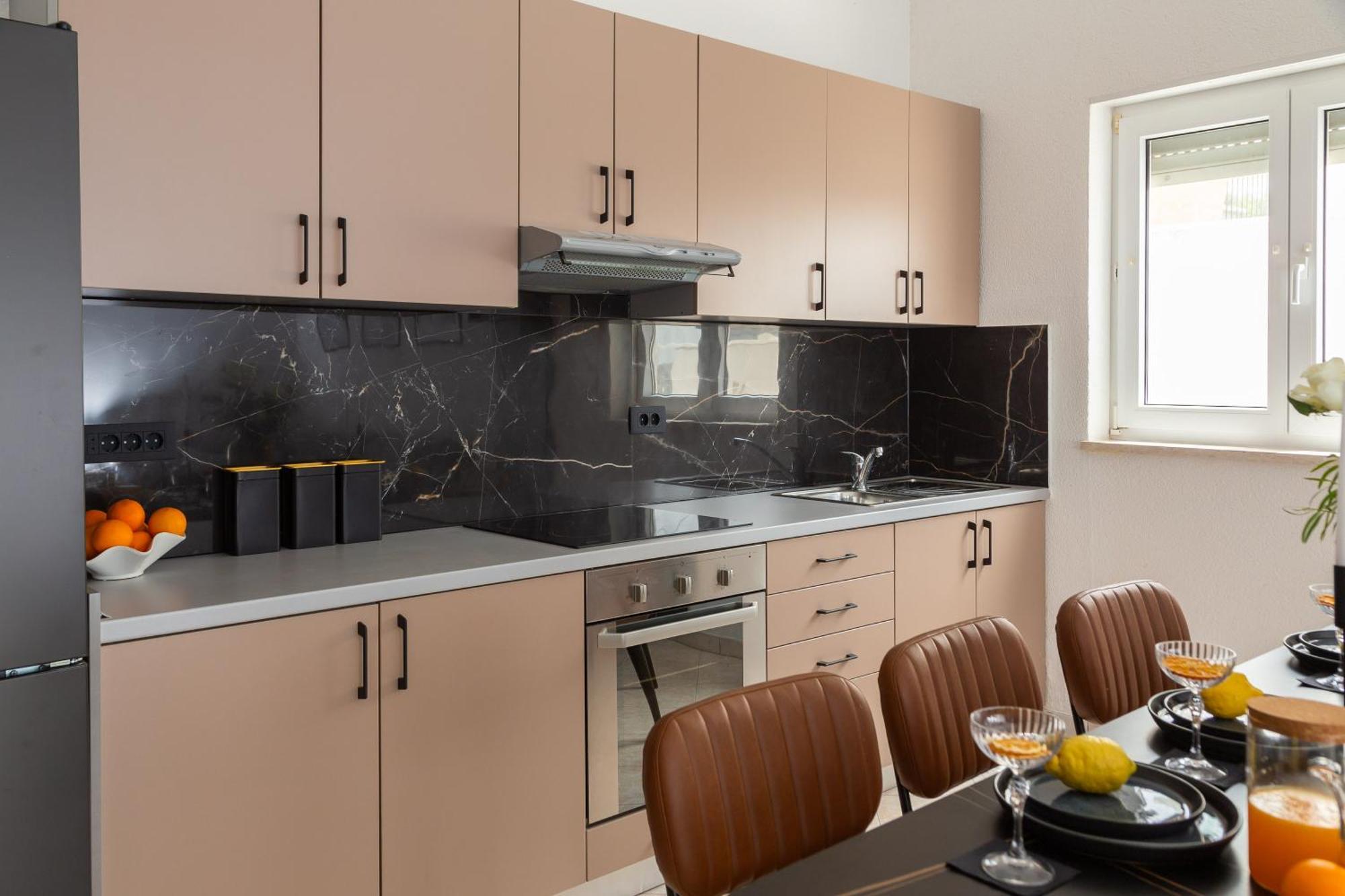Bella Figura Apartments - Heated Pool Omiš Εξωτερικό φωτογραφία