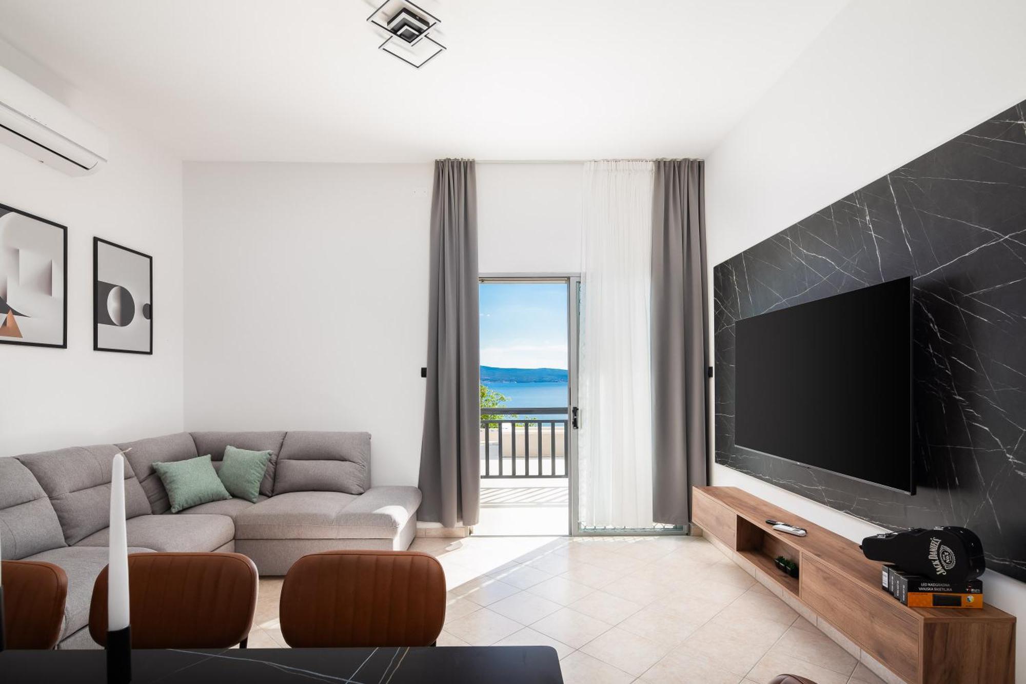 Bella Figura Apartments - Heated Pool Omiš Εξωτερικό φωτογραφία