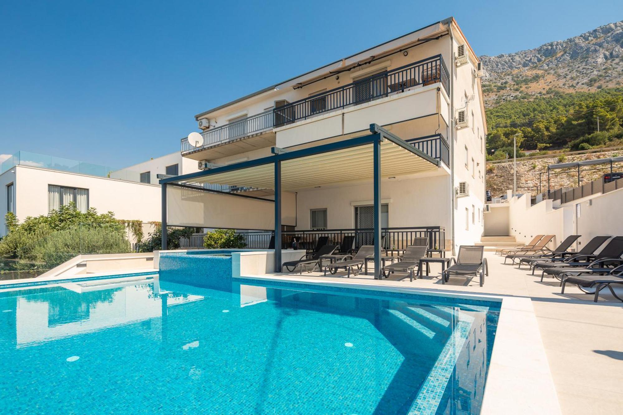 Bella Figura Apartments - Heated Pool Omiš Εξωτερικό φωτογραφία