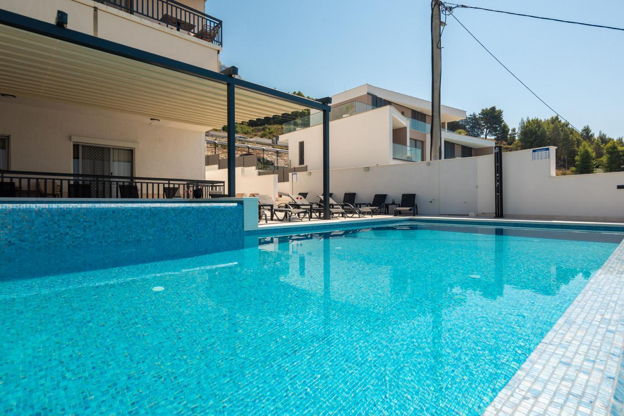 Bella Figura Apartments - Heated Pool Omiš Εξωτερικό φωτογραφία